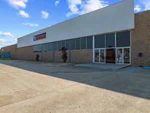 FOR SALE // General De Gaulle Storage